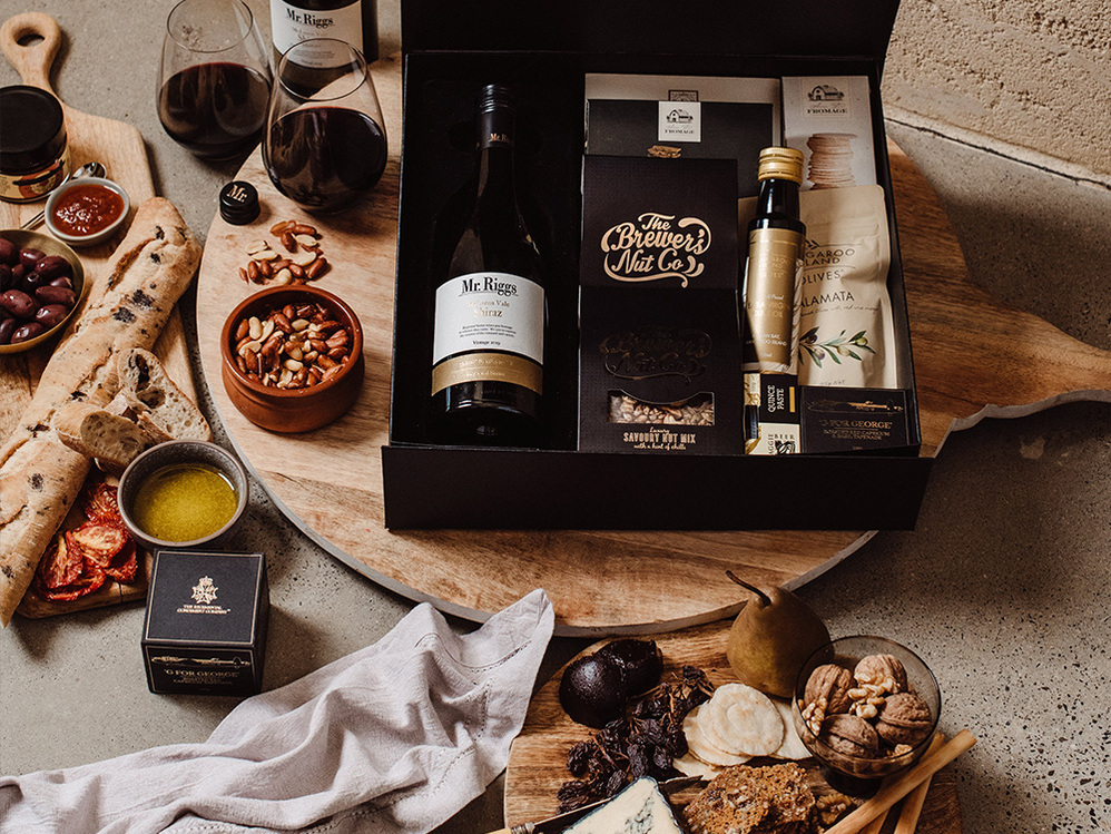 Red Wine & Nibbles Hamper