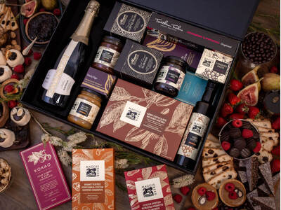 Chandon & Sweet Foodies Hamper