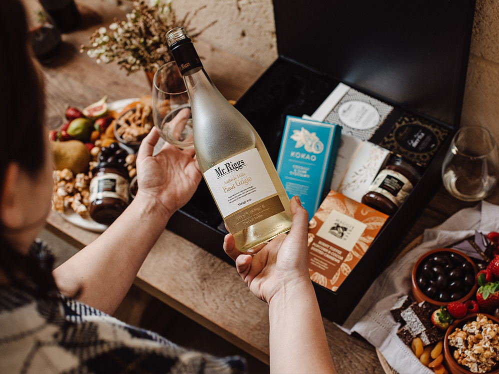 White Wine & Sweet Bites Hamper