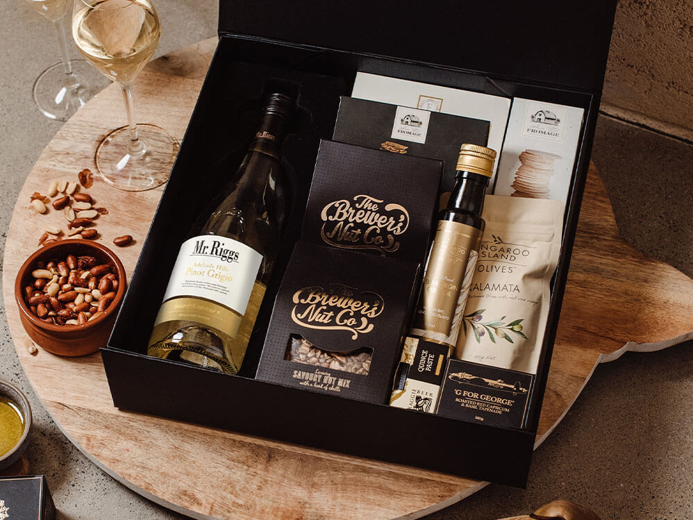 White Wine & Nibbles Hamper