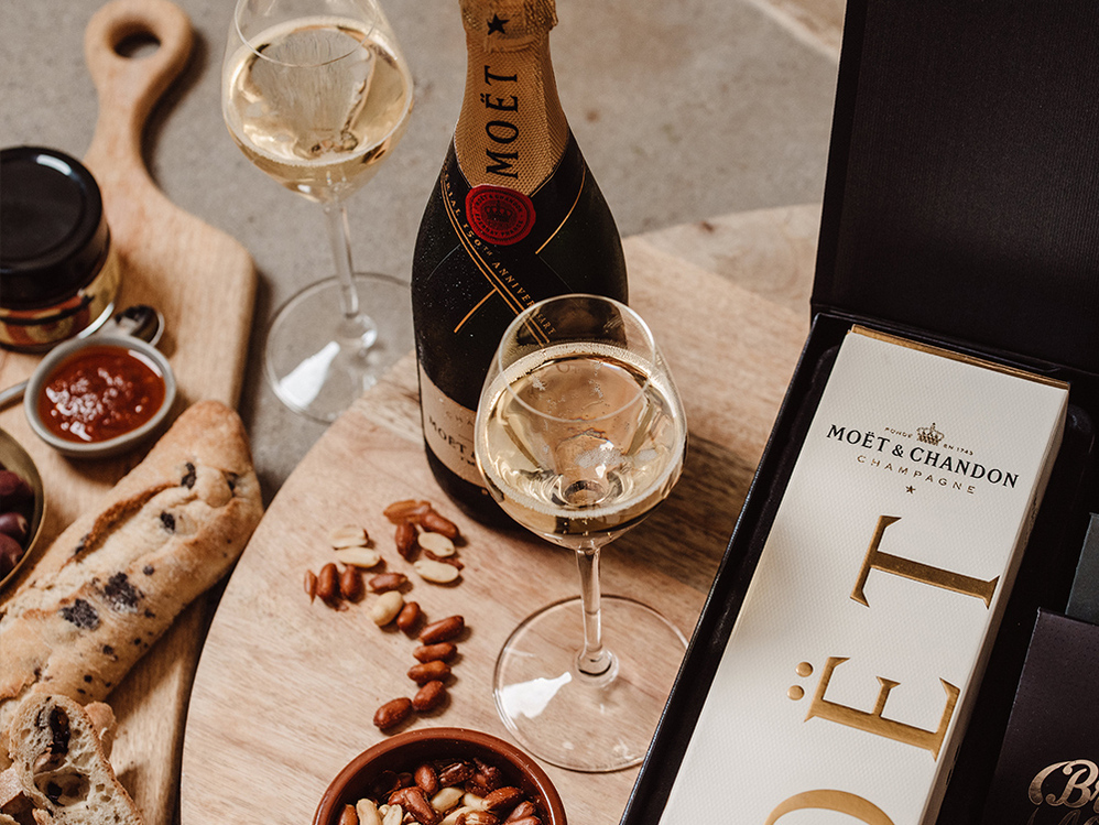 Moet & Gourmet Nibbles Hamper