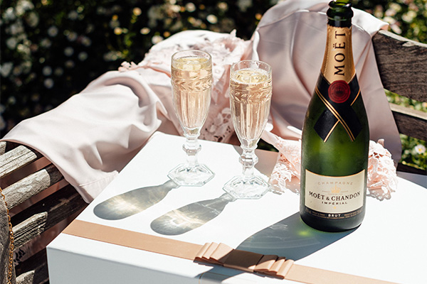 5 Memorable Engagement Party Gift Ideas