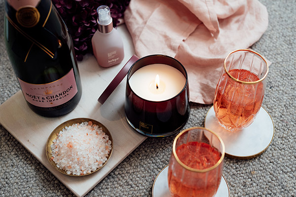 Our 5 Essentials for Every Girls’ Night In
