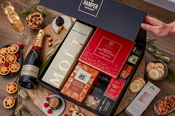 How To Send Luxury Hampers to Australia This Christmas