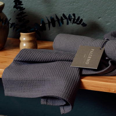 Exquisite Homewares Hamper with Robert Gordon